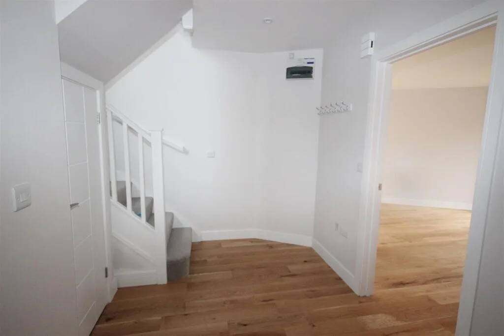 3 bedroom end of terrace house for rent