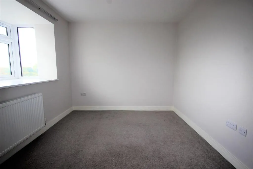 3 bedroom end of terrace house for rent