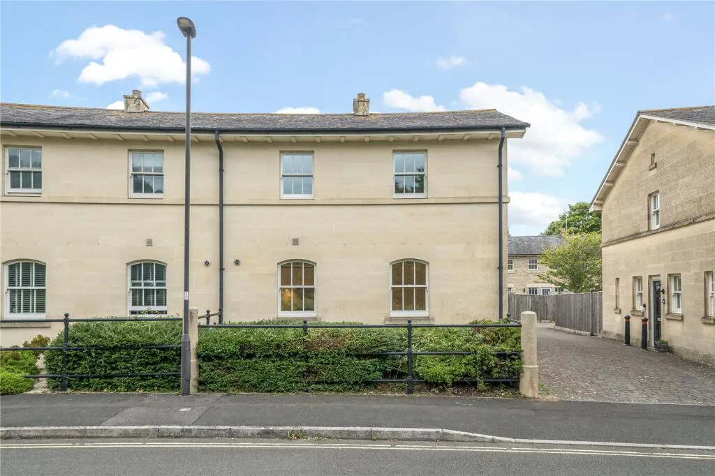 5 bedroom end of terrace house for rent