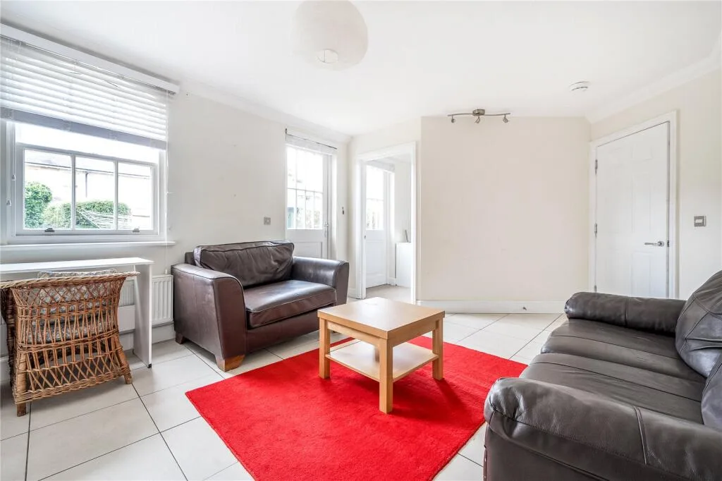5 bedroom end of terrace house for rent