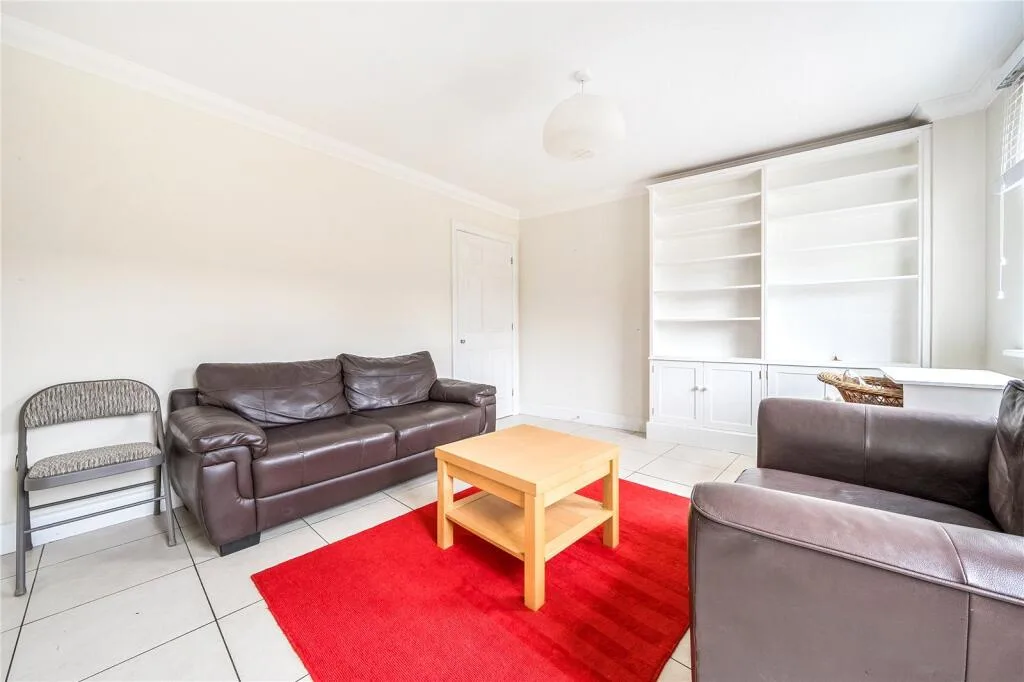 5 bedroom end of terrace house for rent