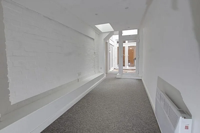 1 bedroom maisonette for rent