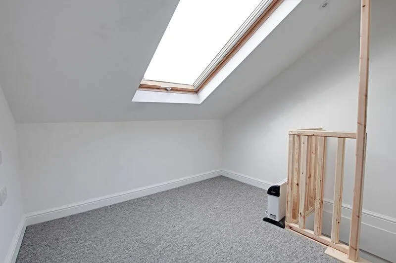 1 bedroom maisonette for rent