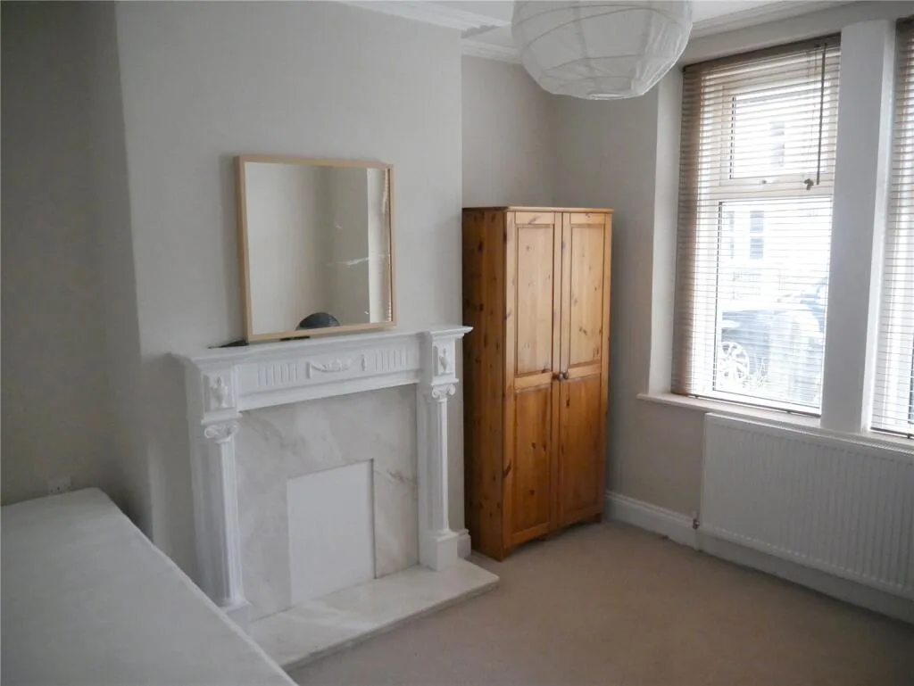 5 bedroom terraced house for rent
