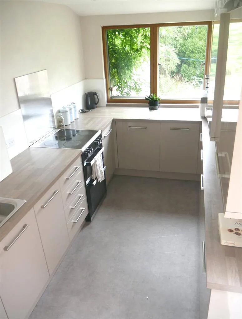 5 bedroom terraced house for rent