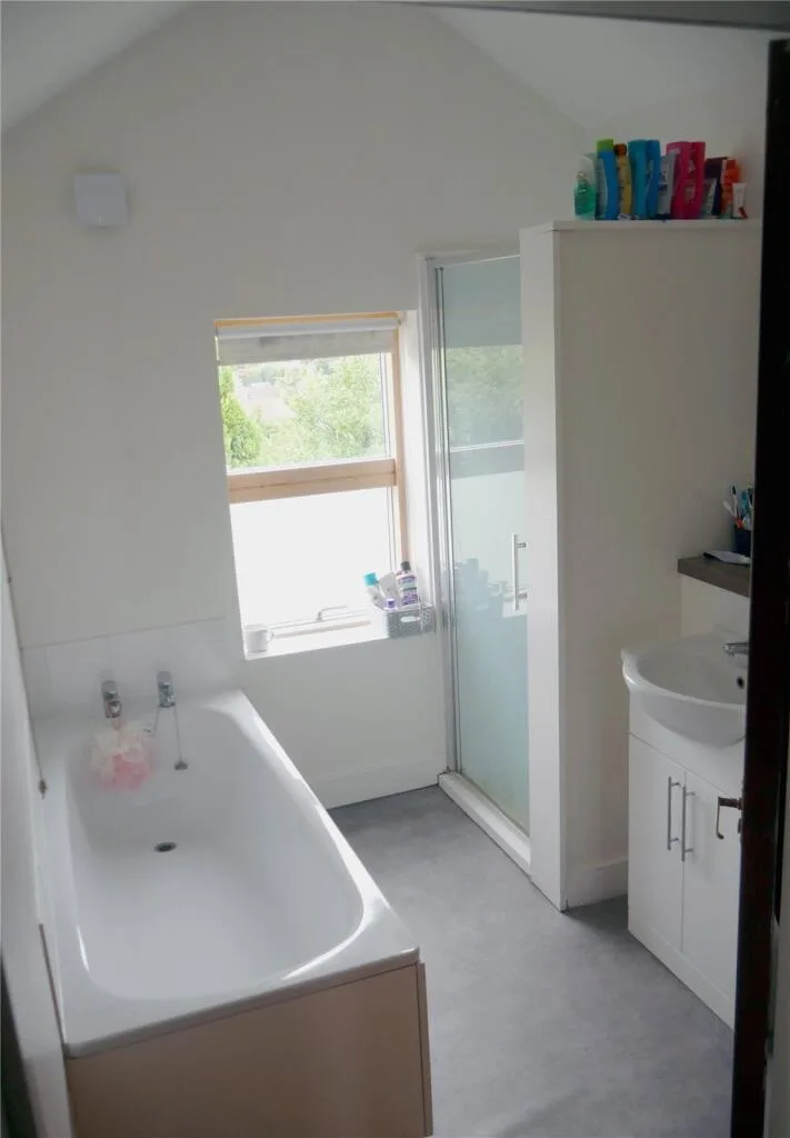 5 bedroom terraced house for rent