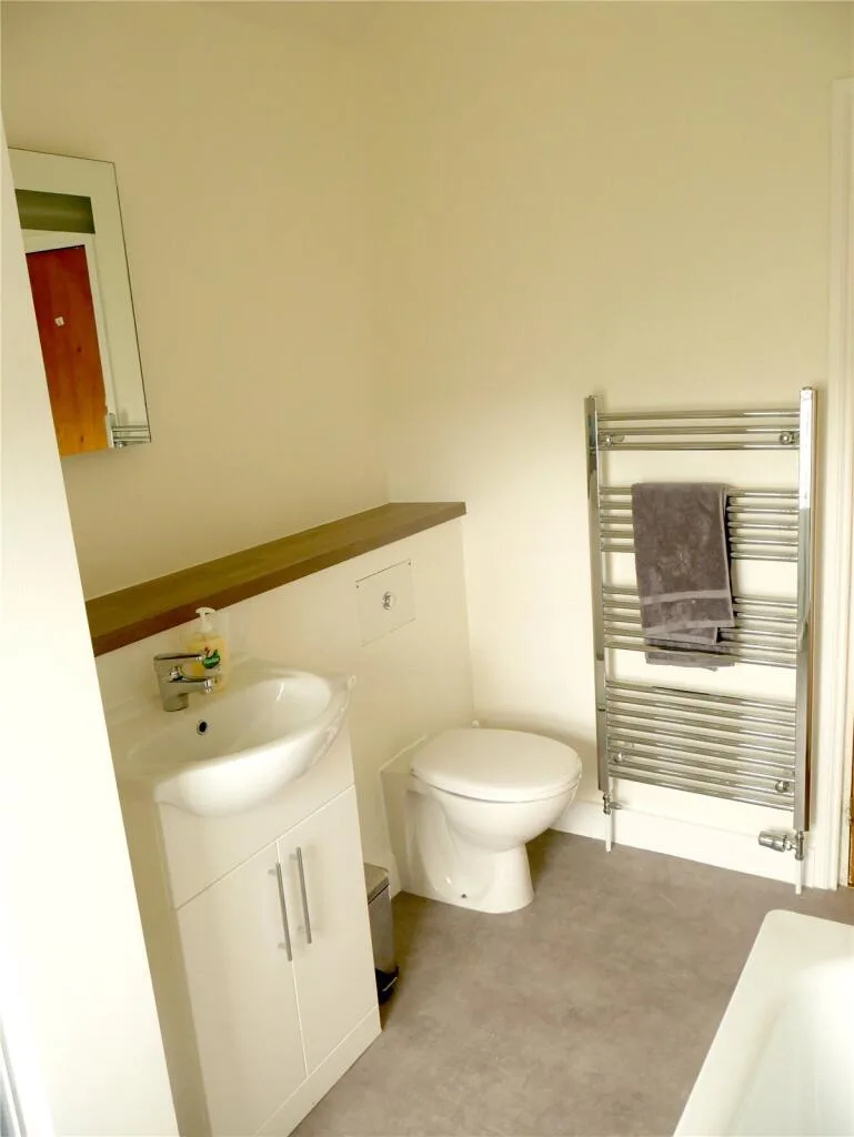 5 bedroom terraced house for rent