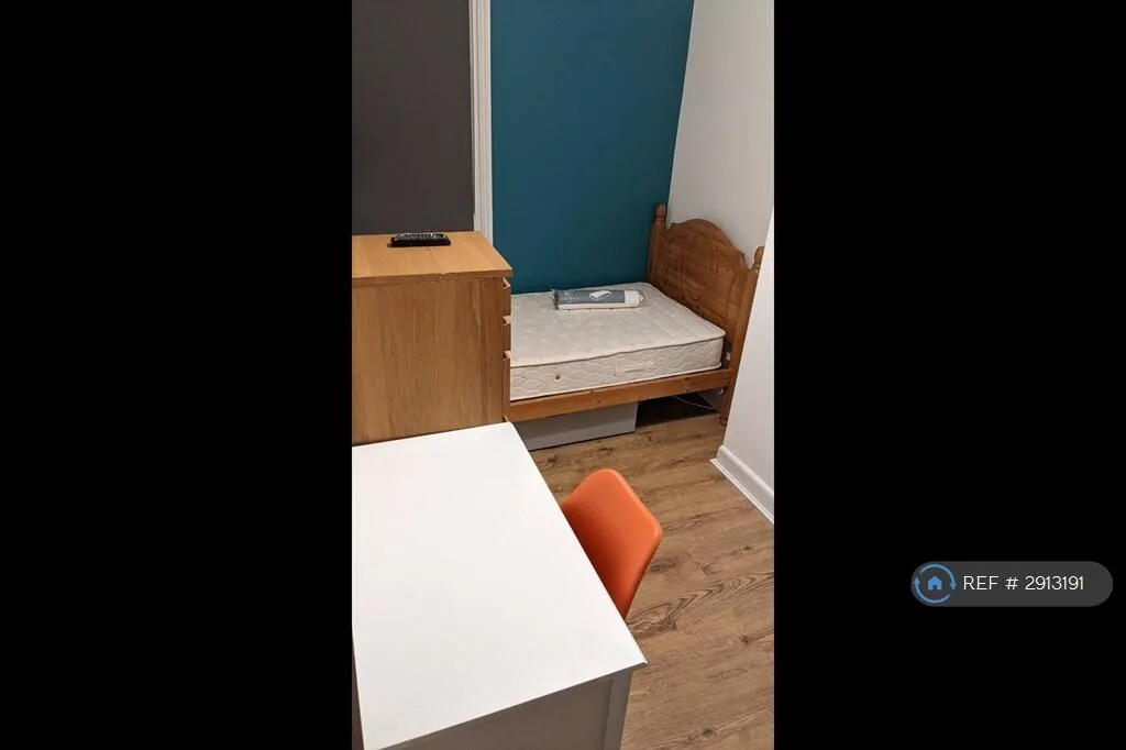 5 bedroom terraced house for rent
