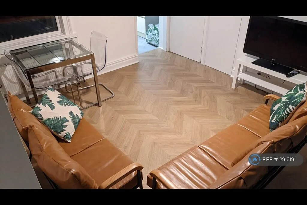 5 bedroom terraced house for rent