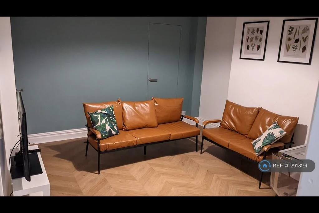 5 bedroom terraced house for rent