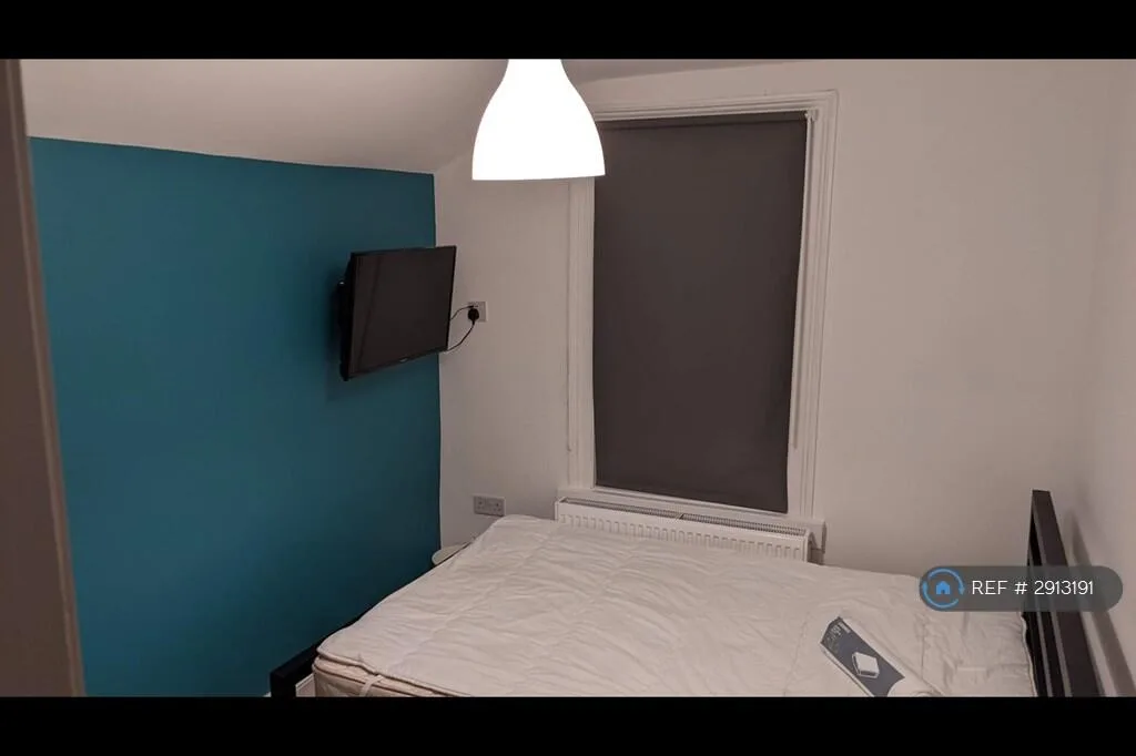 5 bedroom terraced house for rent