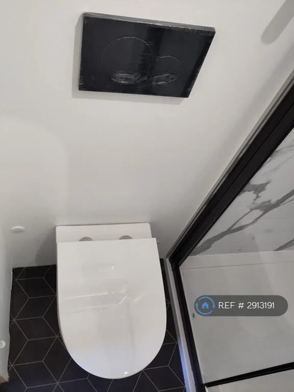5 bedroom terraced house for rent