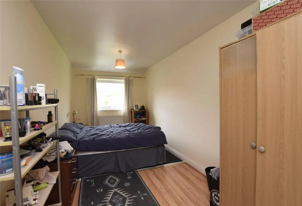 6 bedroom semi-detached house for rent