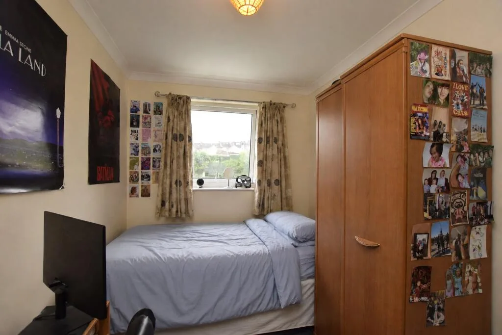 6 bedroom semi-detached house for rent