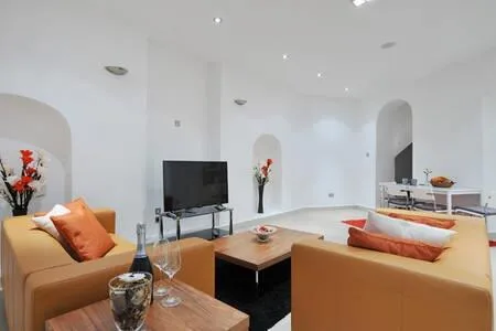 3 bedroom maisonette for rent
