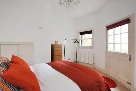 3 bedroom maisonette for rent