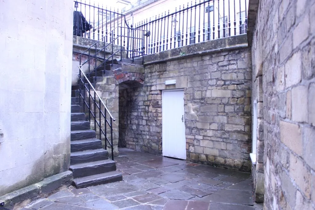 3 bedroom maisonette for rent