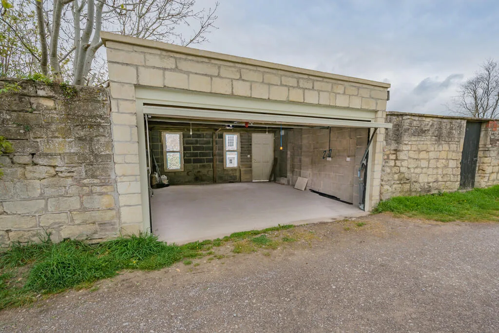 Garage for rent
