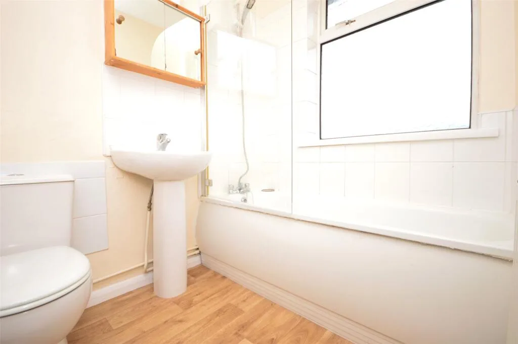 3 bedroom semi-detached house for rent