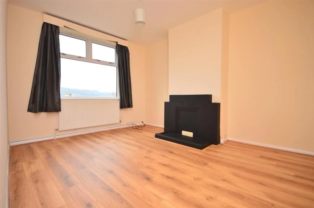 3 bedroom semi-detached house for rent