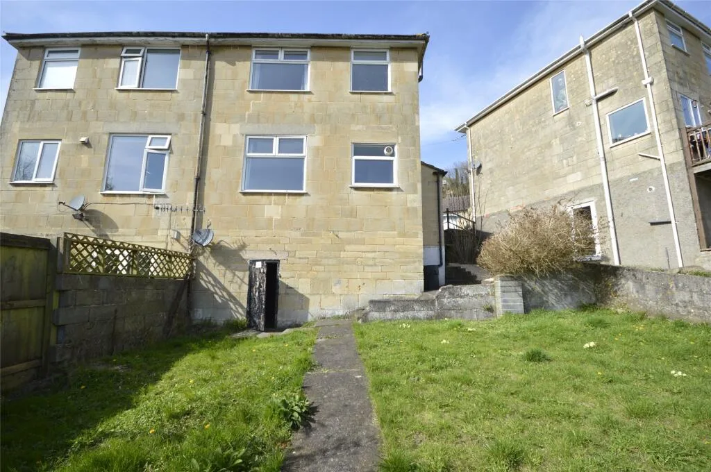 3 bedroom semi-detached house for rent