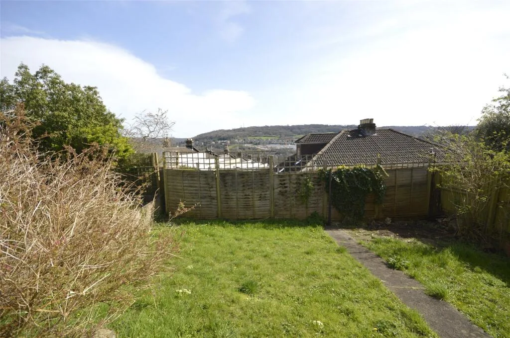 3 bedroom semi-detached house for rent