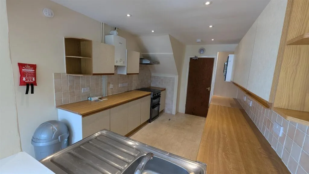 5 bedroom house for rent
