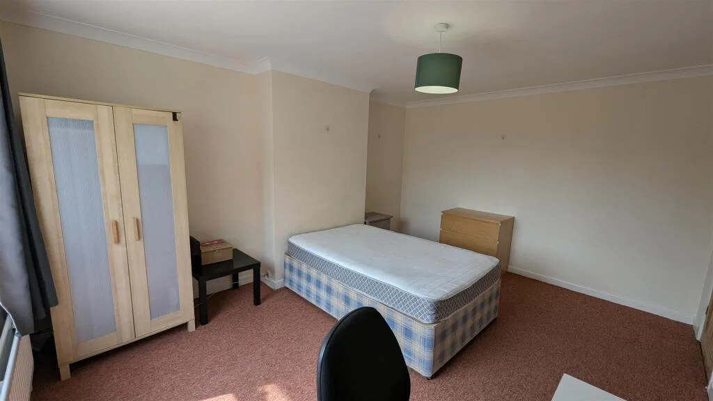 5 bedroom house for rent
