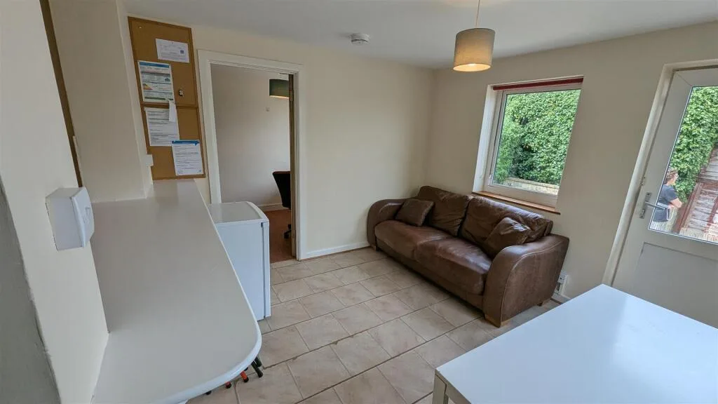 5 bedroom house for rent