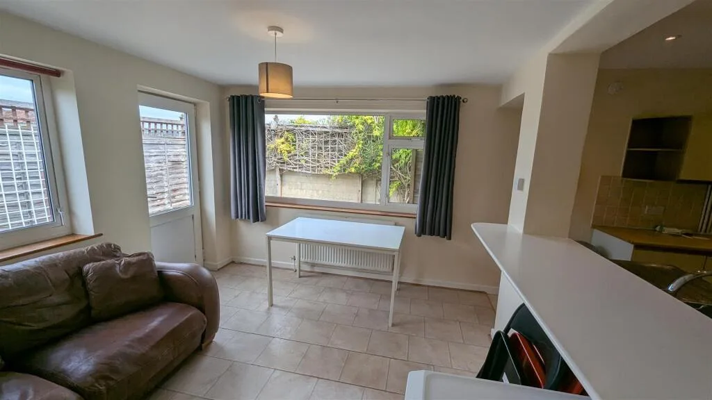 5 bedroom house for rent