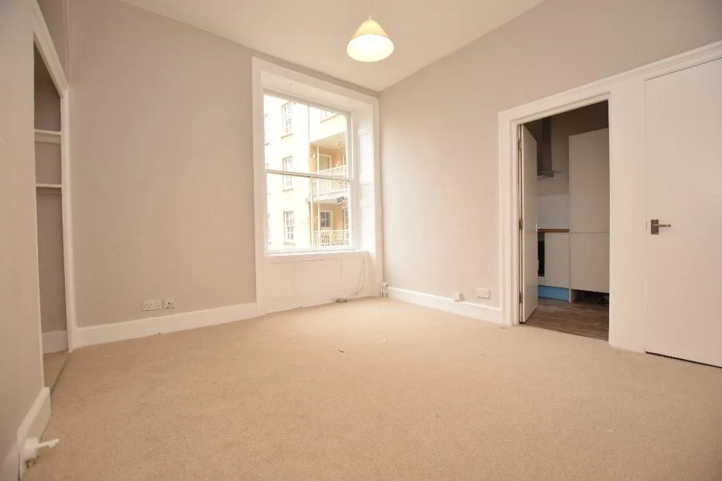 1 bedroom ground floor flat for rent