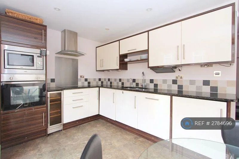 3 bedroom flat for rent
