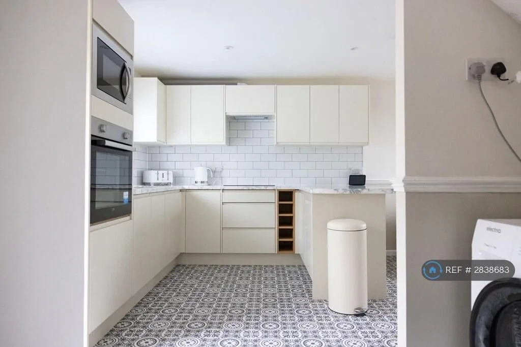 1 bedroom house share for rent