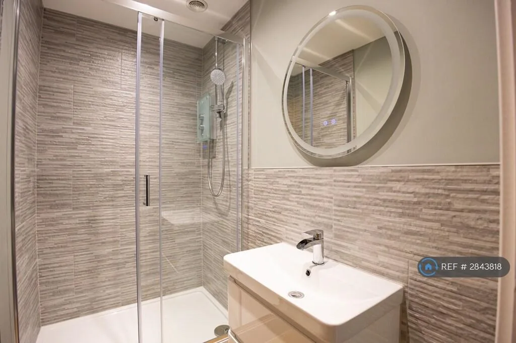 1 bedroom house share for rent