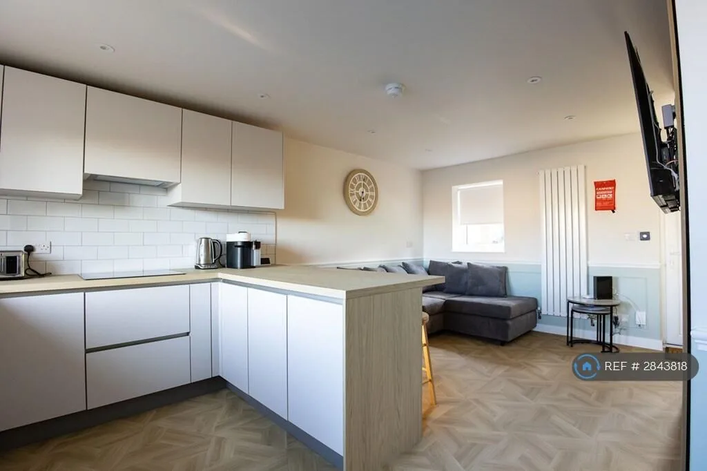 1 bedroom house share for rent