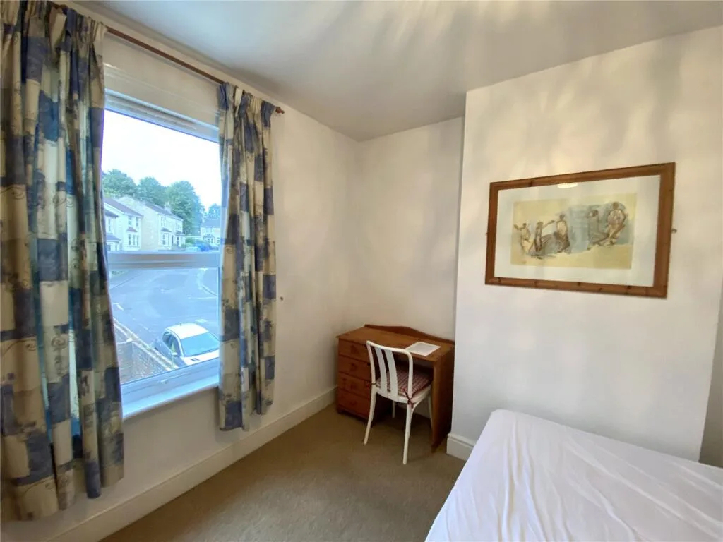 5 bedroom end of terrace house for rent