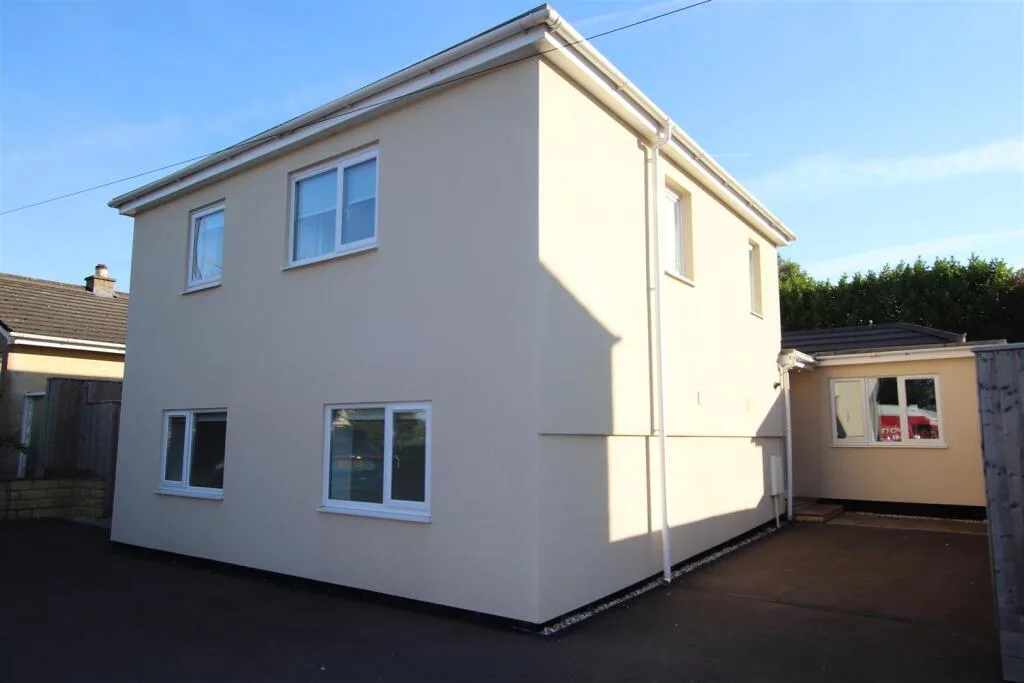 4 bedroom detached house for rent
