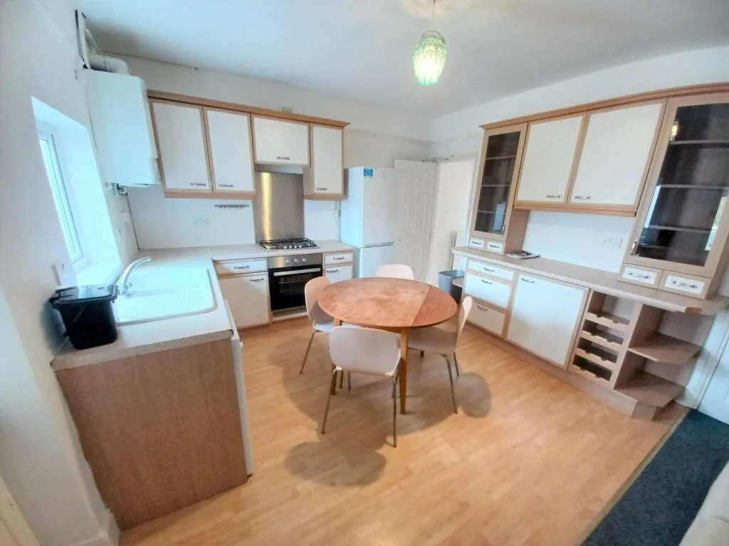5 bedroom house for rent