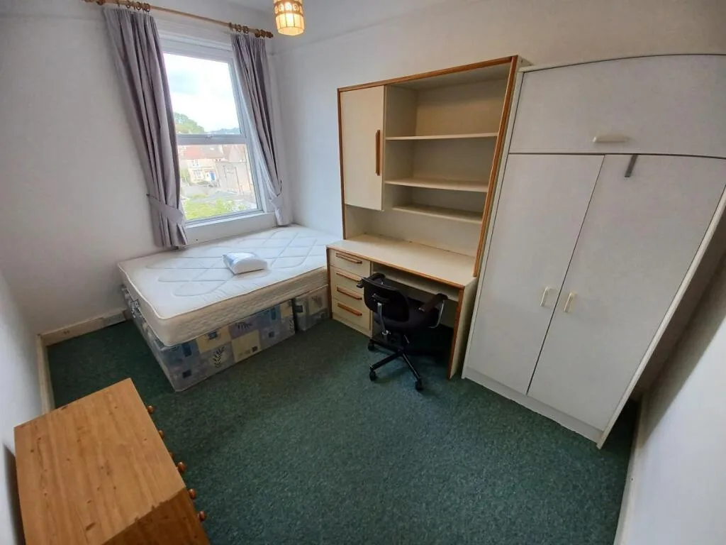 5 bedroom house for rent