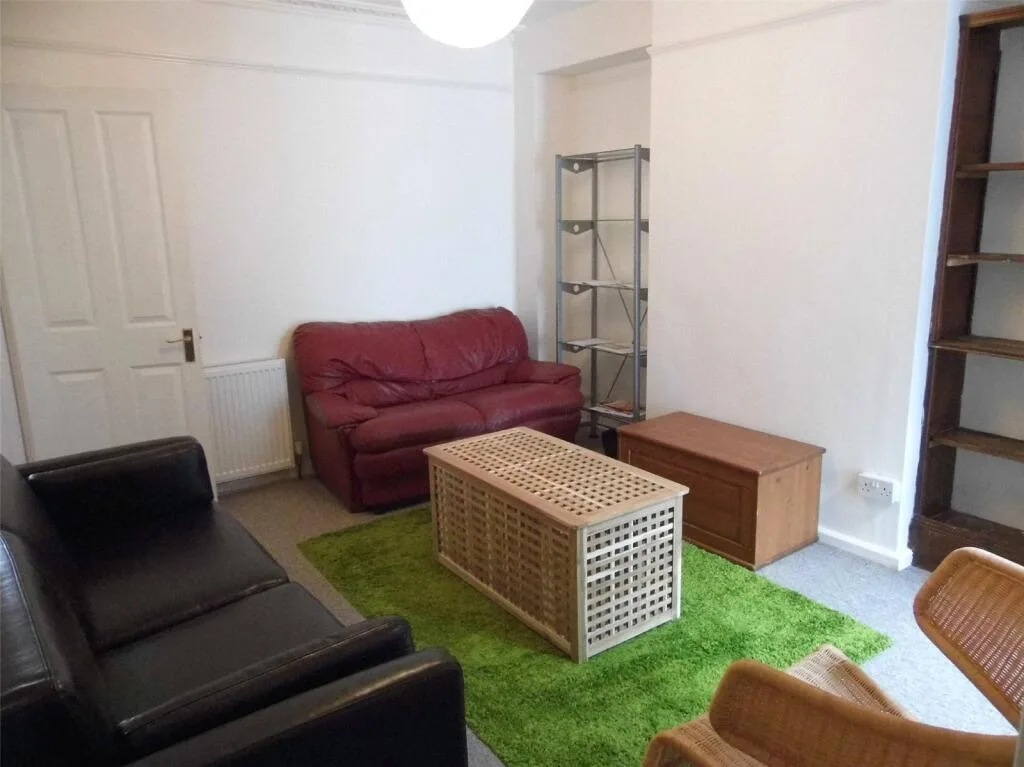 5 bedroom terraced house for rent