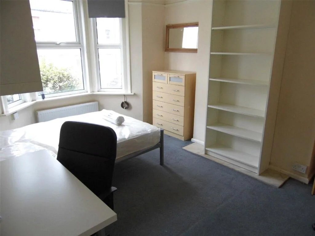 5 bedroom terraced house for rent