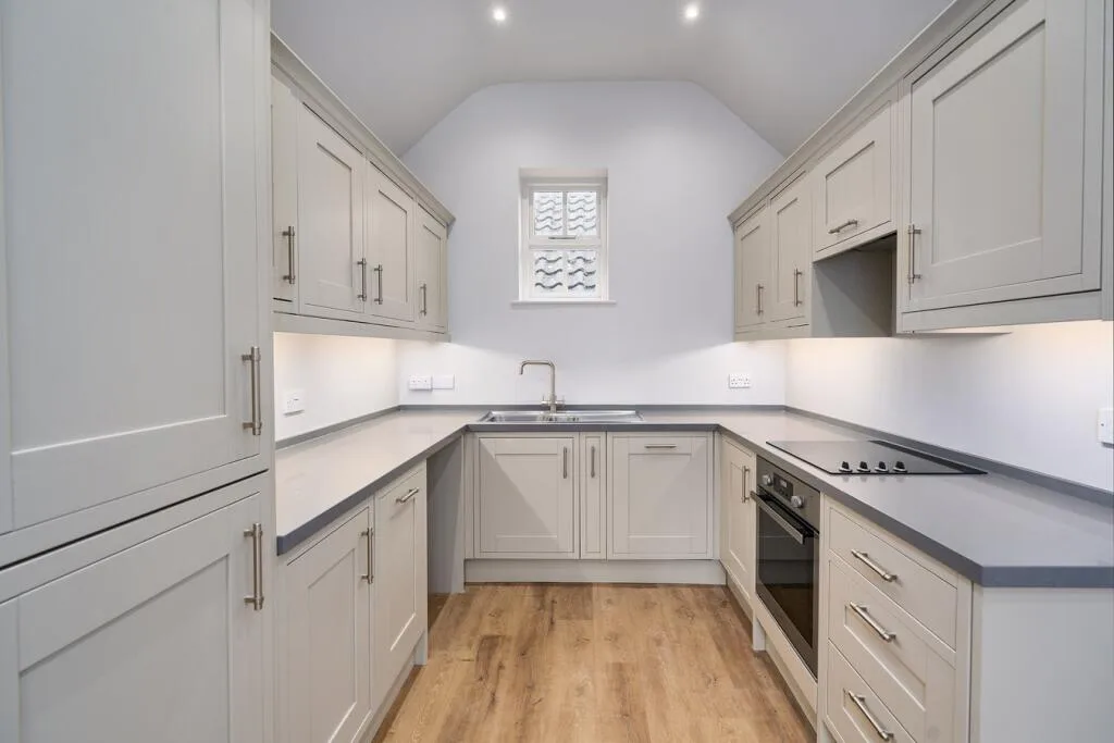 3 bedroom mews property for rent