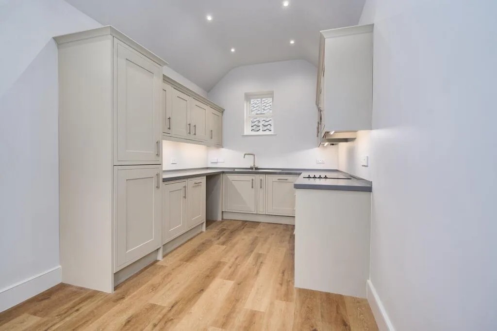 3 bedroom mews property for rent