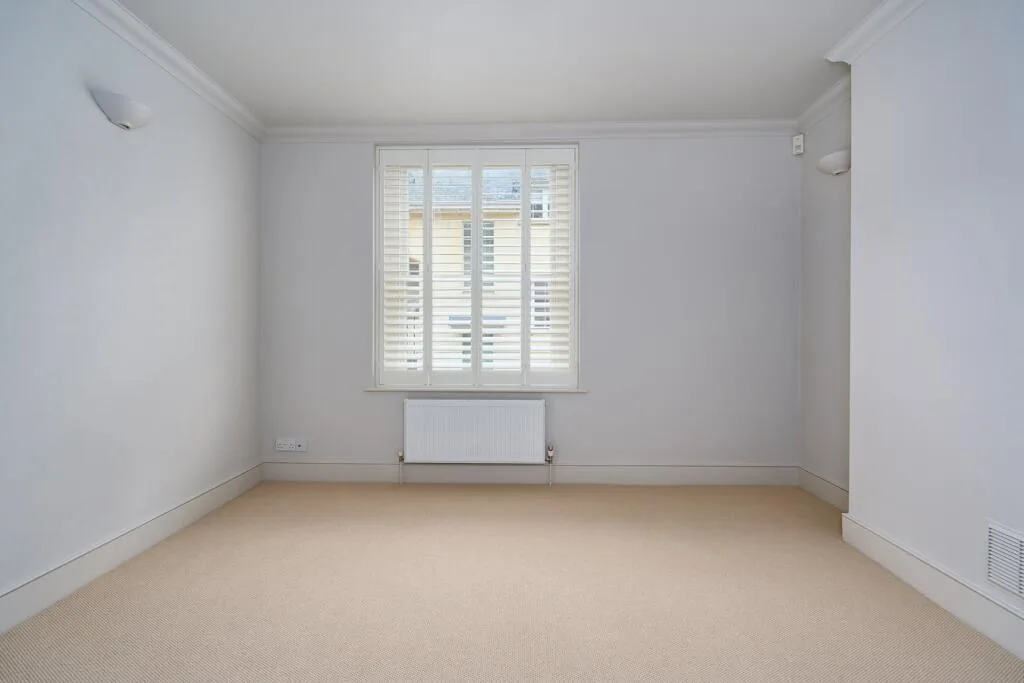 3 bedroom mews property for rent