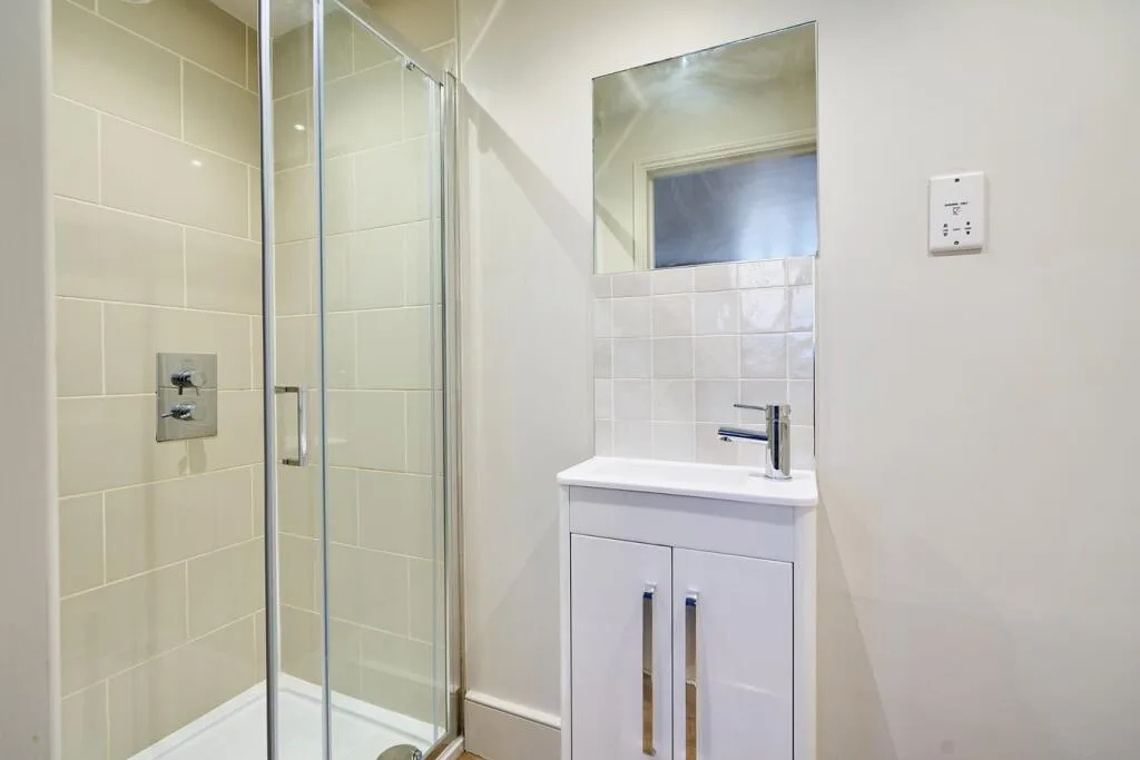 3 bedroom mews property for rent