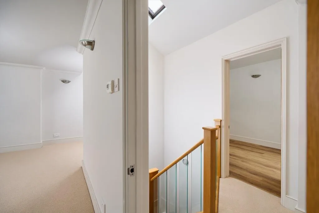 3 bedroom mews property for rent