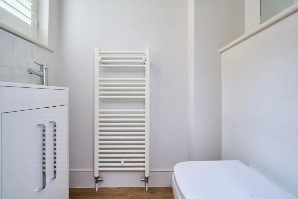 3 bedroom mews property for rent