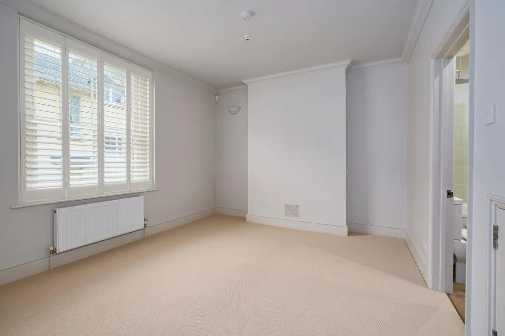 3 bedroom mews property for rent