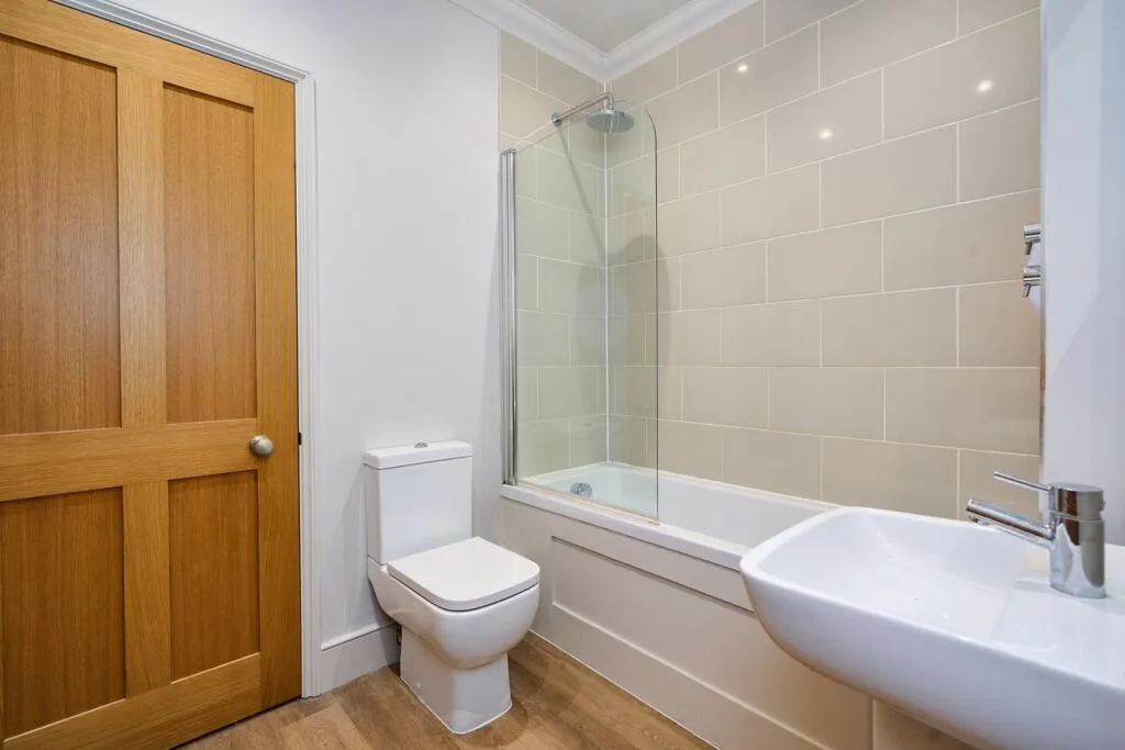 3 bedroom mews property for rent