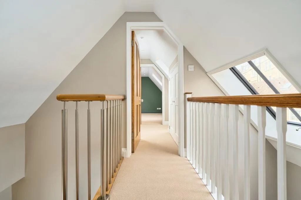 2 bedroom mews property for rent
